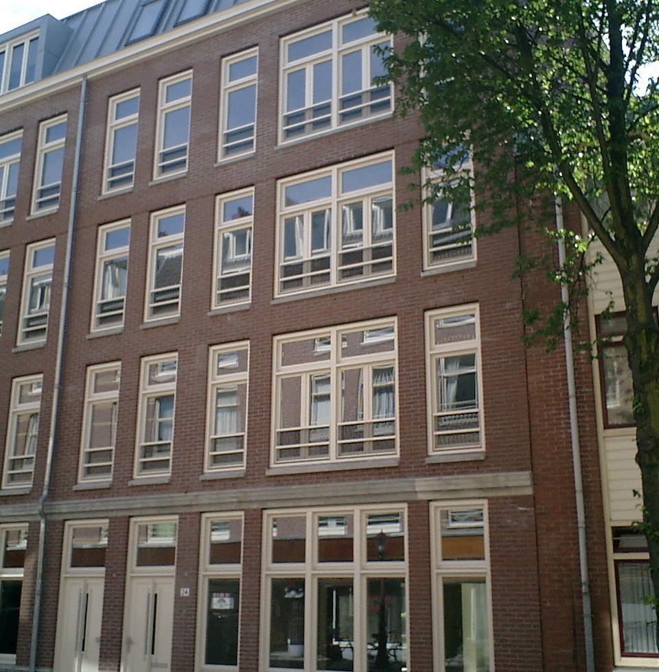 17 Seniorenwoningen Agatha Dekenstraat Amsterdam, klassieke vormgeving